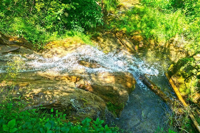 Die schönste Outdoor Reinigung ist ein großer Wasserfall