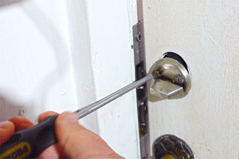 Innere Abdeckung entfernen