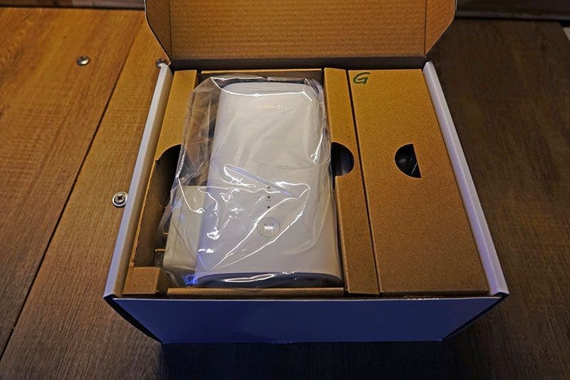 Unpacking Huawei Router