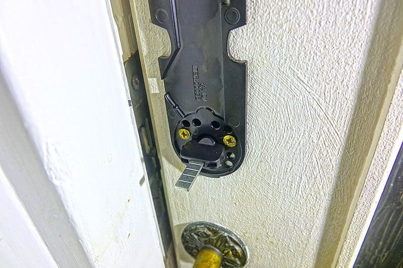 Yale Linus Smart Lock - Spindeladapter aufsetzen
