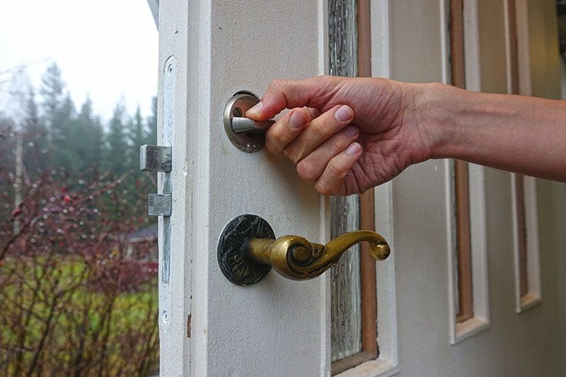 Yale Linus Smart Lock installieren - Außenschloss öffnen